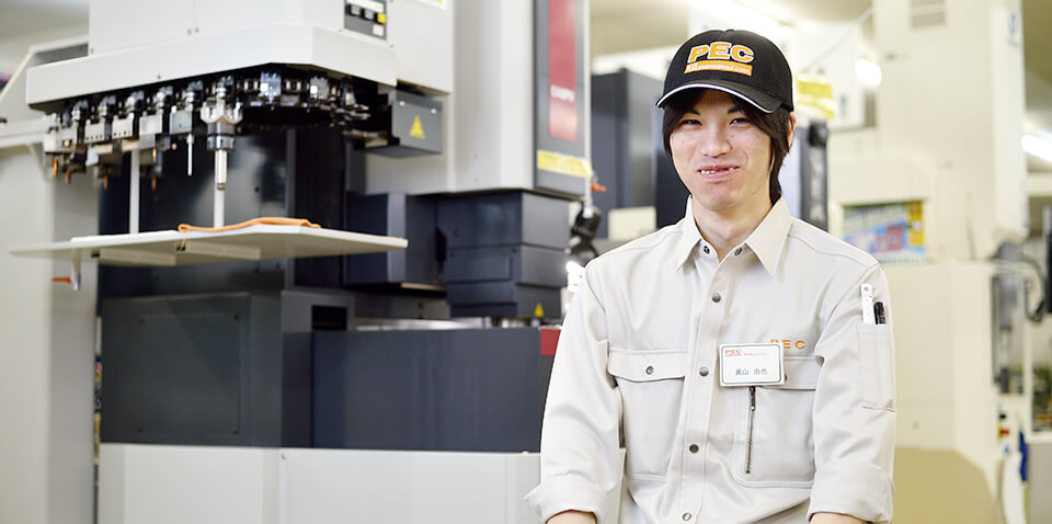 production 細穴放電加工担当 Y.Mさん