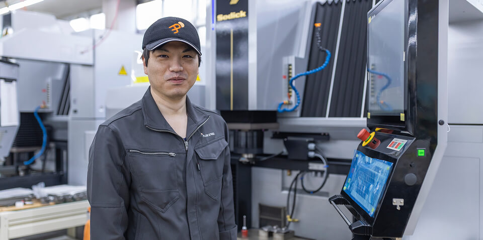 production 細穴放電加工担当 Y.Mさん